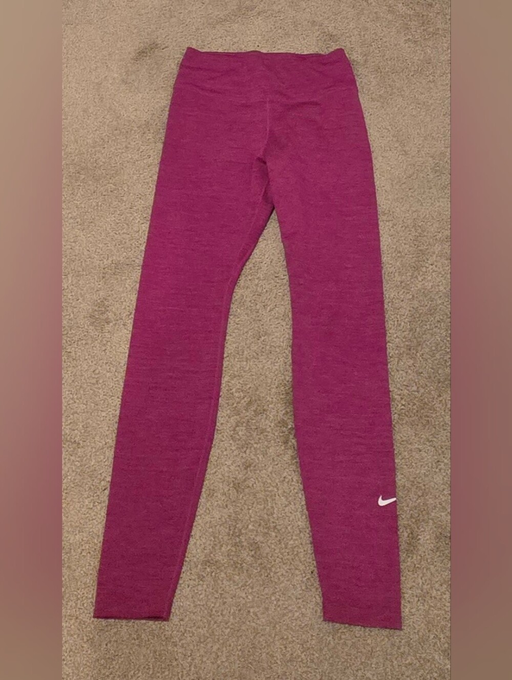 Nike Womens Medium Magenta Leggings